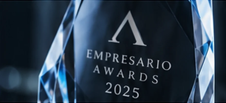 Trofeo de cristal Empresario Awards 2025